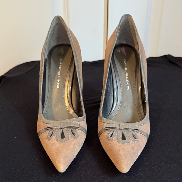 Bandolino Taupe Suede Women's Heels - Picture 1 of 5